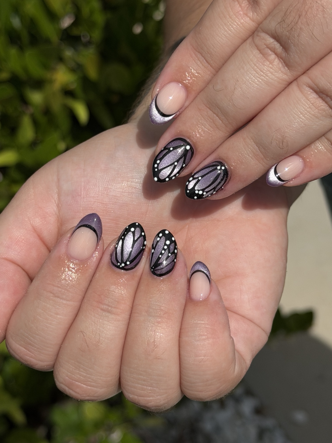 Black and neutral modern nail set